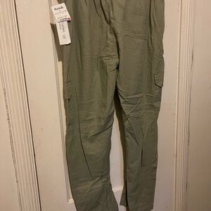 Woman’s  Olive Green Cargo Pants